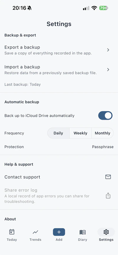 The Settings screen, with rows to export and import a backup, and automatic backup to iCloud Drive switched on with a daily frequency and passphrase protection.